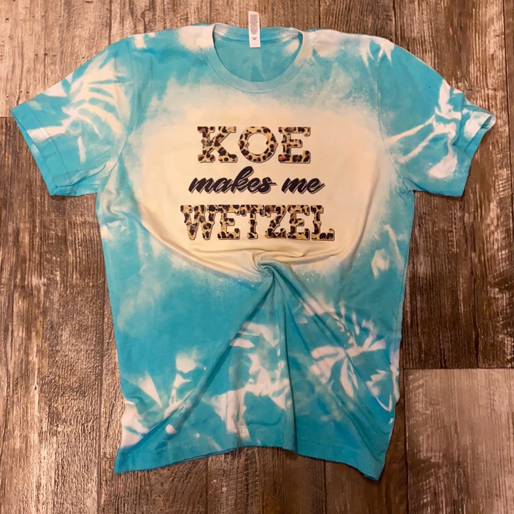 Koe makes me Wetzel tee